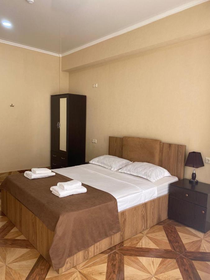 Hotel Saburtalo Roni Tiflis Exterior foto